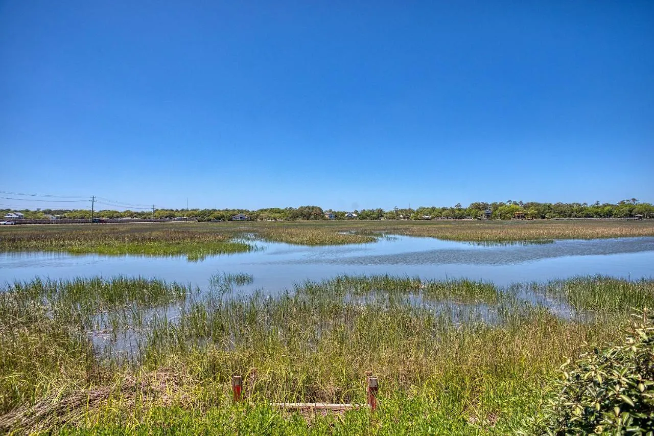 Bella Vista: Marshfront 1 Block To The Beach. Pool & Hot Tub-1st Floor Appartamento *