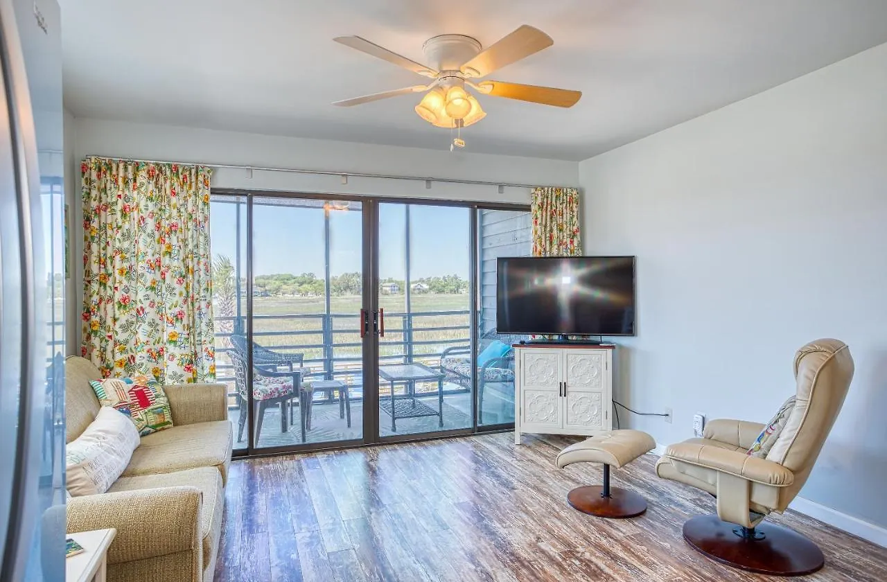 Bella Vista: Marshfront 1 Block To The Beach. Pool & Hot Tub-1st Floor Apartment