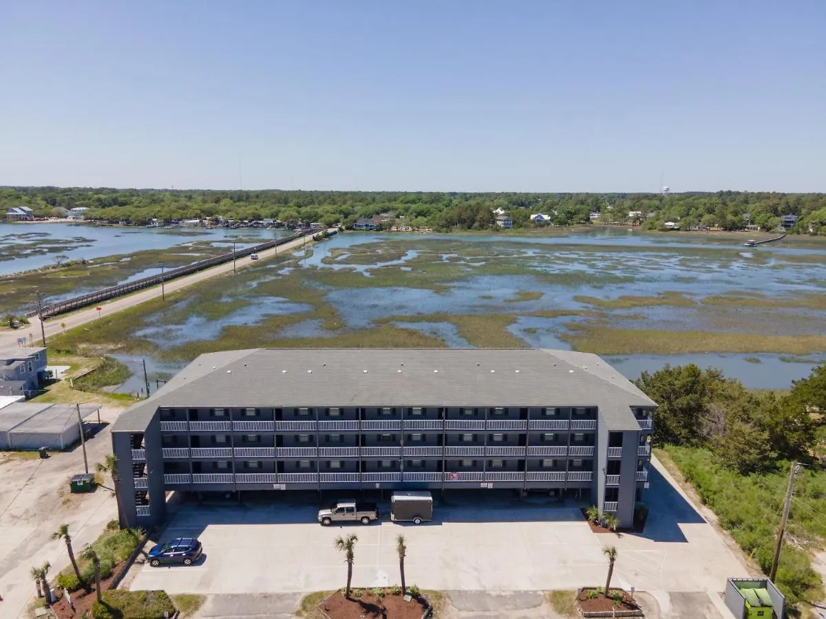 Bella Vista: Marshfront 1 Block To The Beach. Pool & Hot Tub-1st Floor Apartment