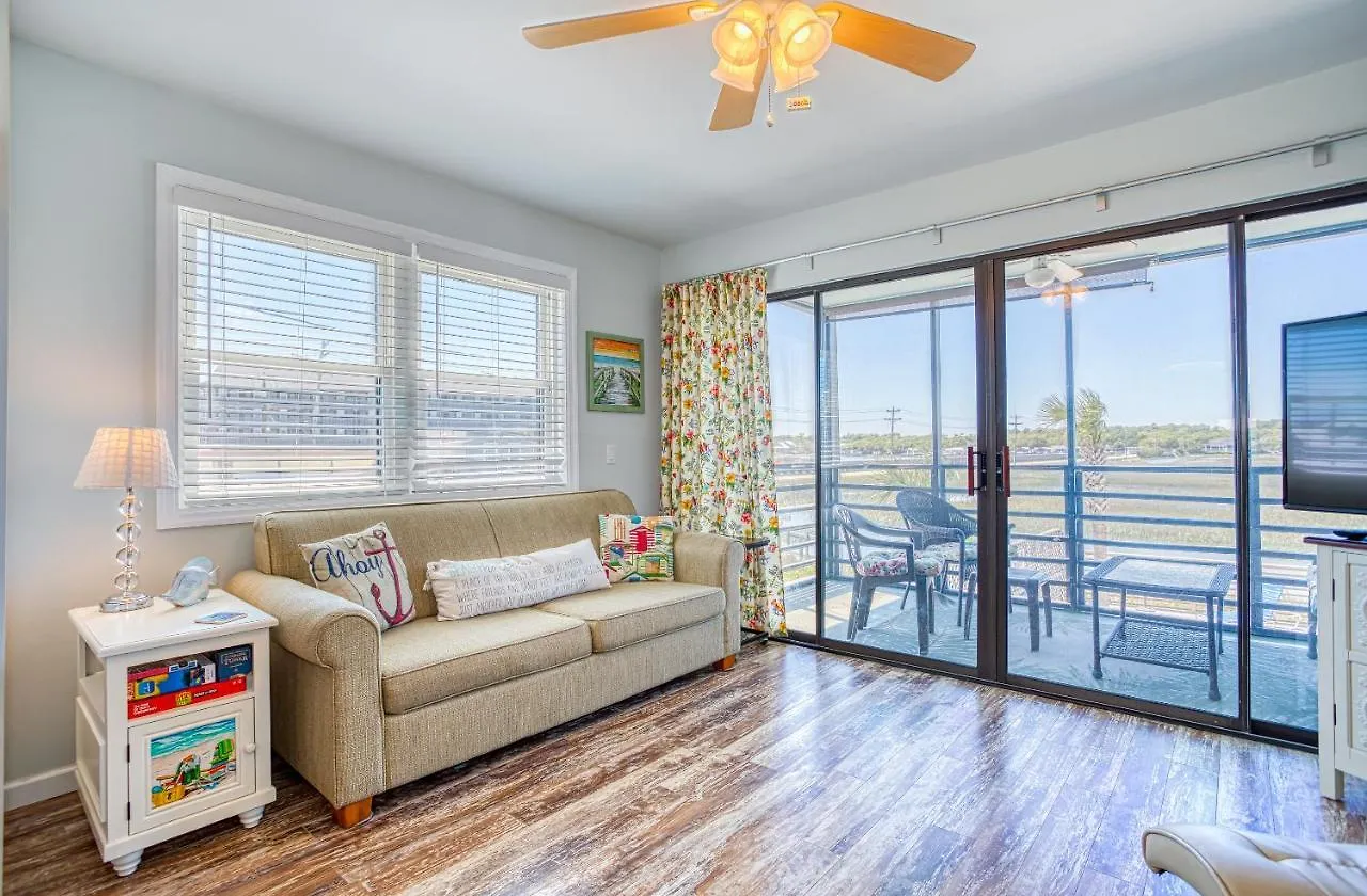 Bella Vista: Marshfront 1 Block To The Beach. Pool & Hot Tub-1st Floor * Murrells Inlet