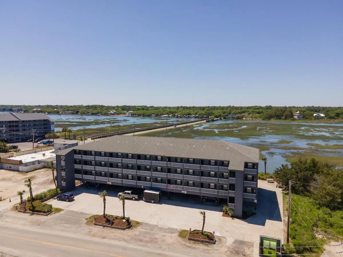 Bella Vista: Marshfront 1 Block To The Beach. Pool & Hot Tub-1st Floor