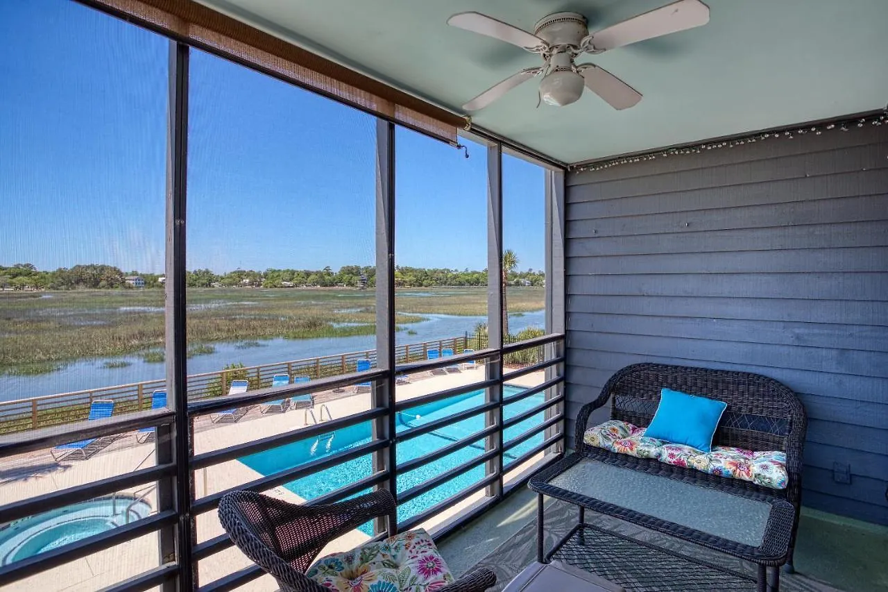 Bella Vista: Marshfront 1 Block To The Beach. Pool & Hot Tub-1st Floor *