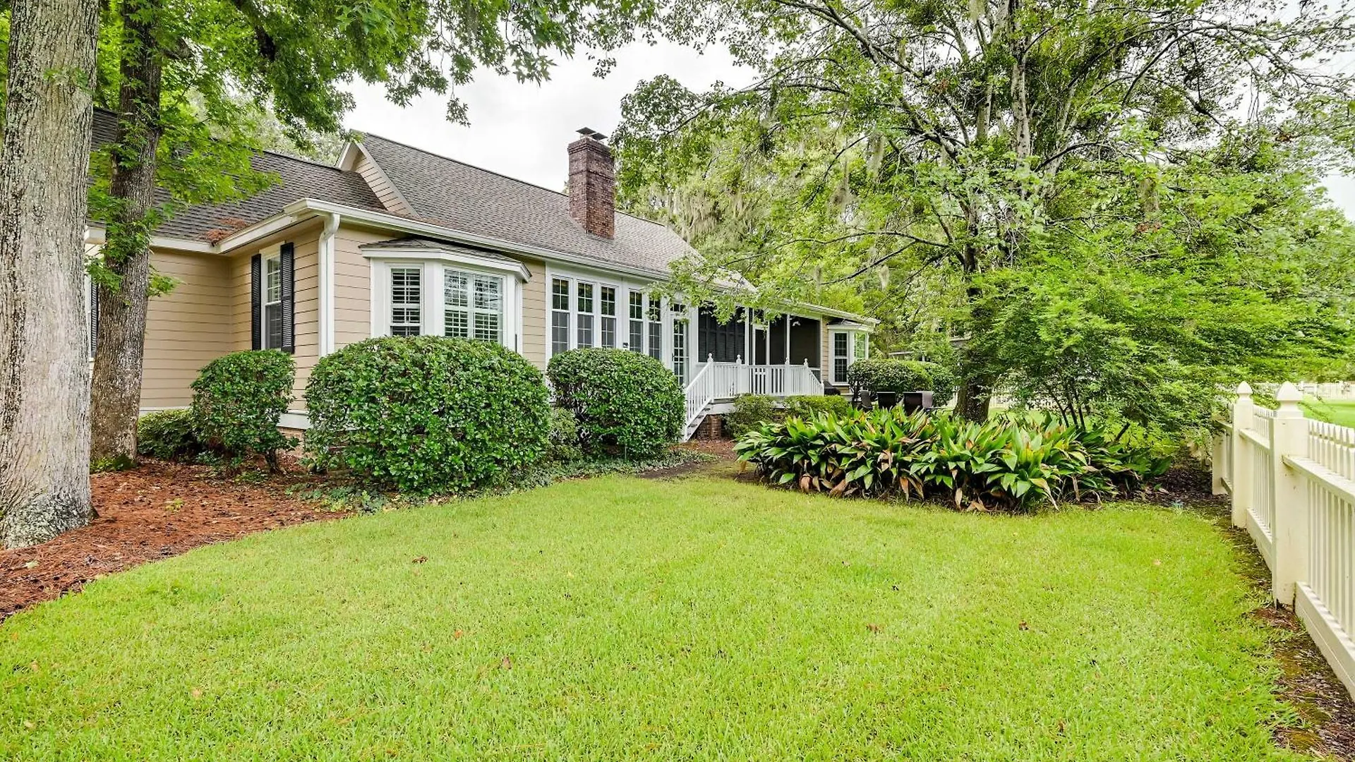 Holiday home Charming Near Golf Courses And Marsh Walk!