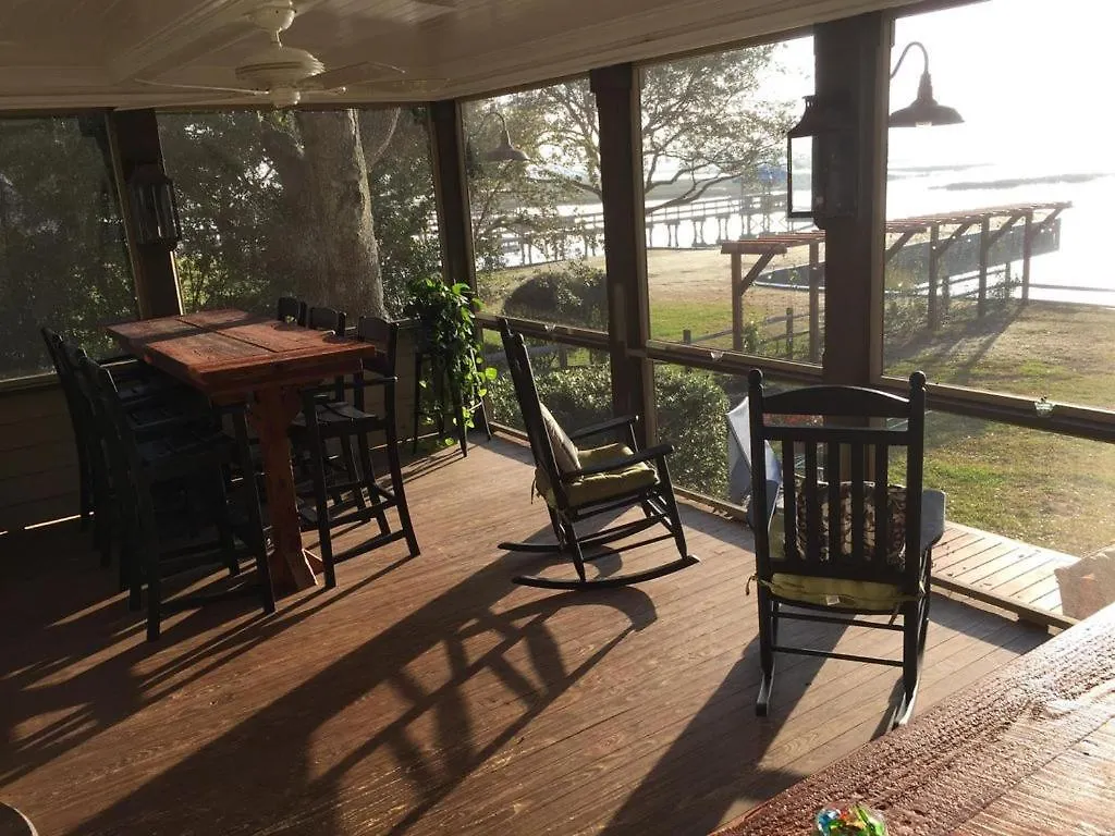 Waterside Retreat Bed & Breakfast