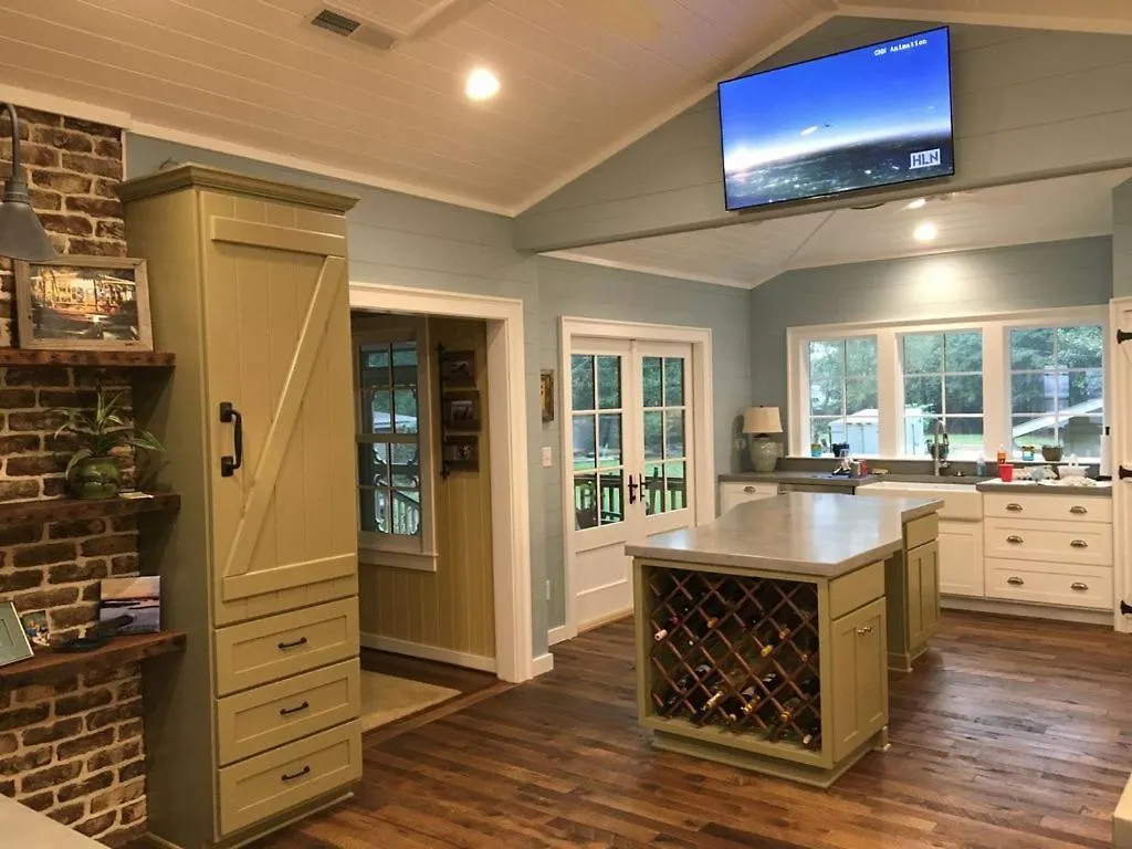 Waterside Retreat Bed & Breakfast 3*