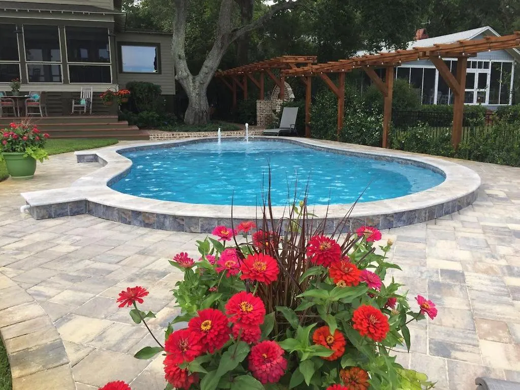 Waterside Retreat Bed & Breakfast 3*
