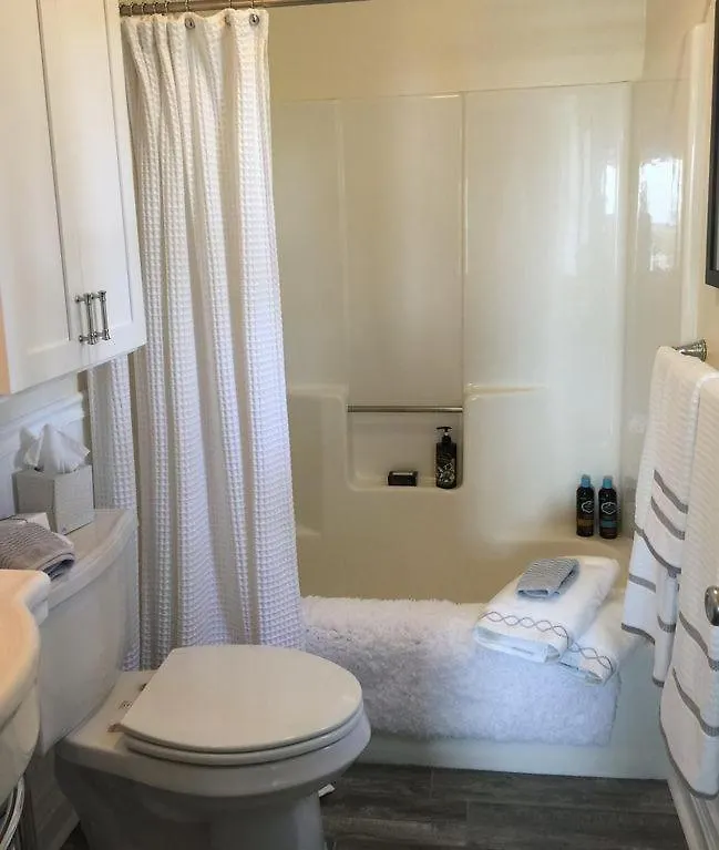 Waterside Retreat Bed & Breakfast 3*