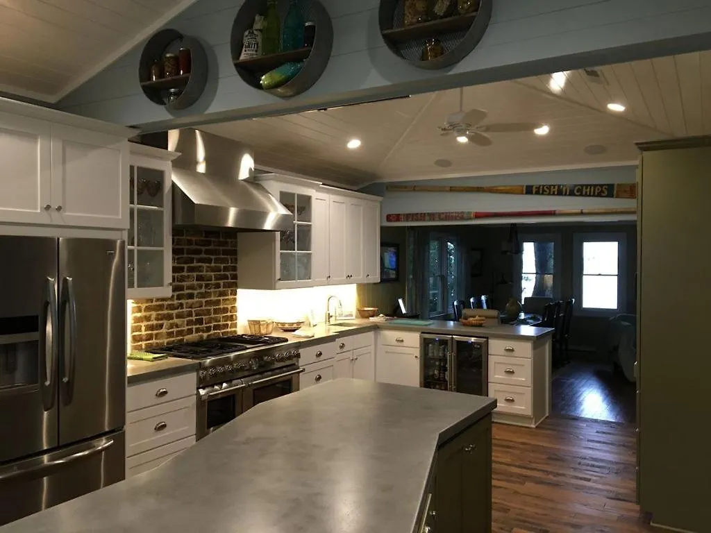 Waterside Retreat Bed & Breakfast 3*